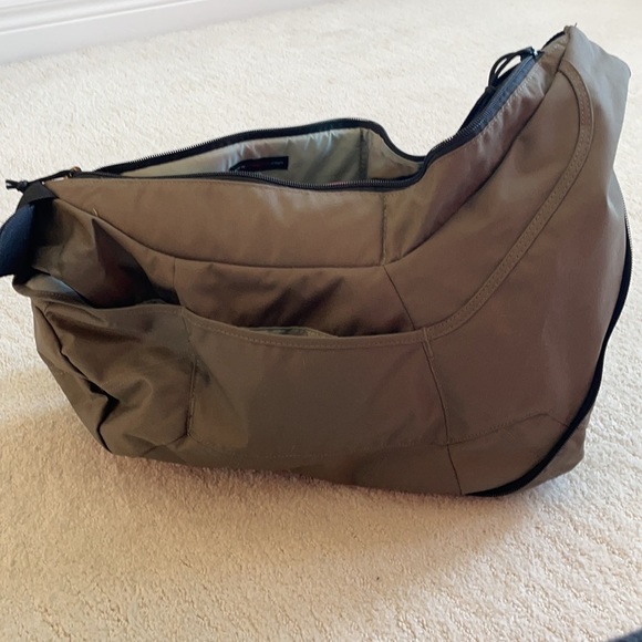 ✨Host Pick✨ Canon EOS Rebel T3 1100D Digital Camera - Picture 7 of 7